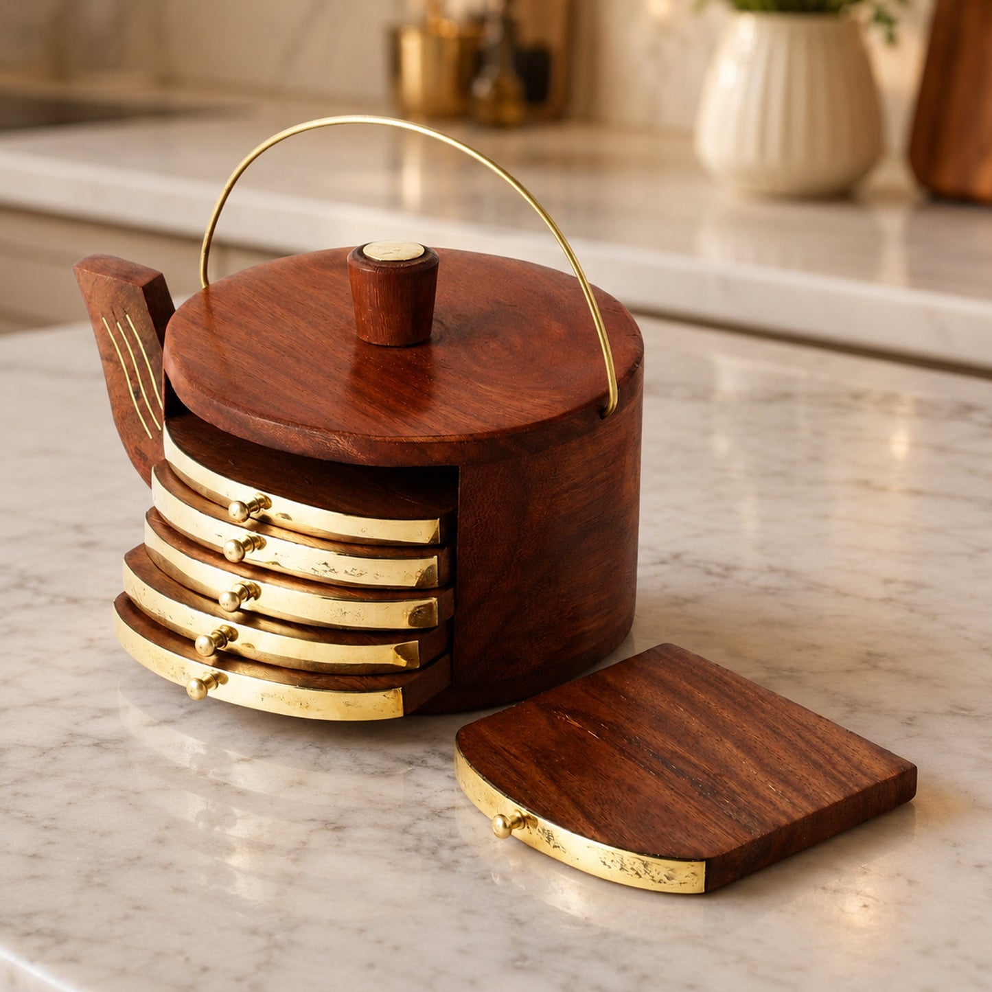 Wooden Tea Coaster Set with Kettle-Shaped Holder – Sheesham Wood & Brass Coasters for Tea Cups, Coffee & Glasses, Handcrafted Table Decor