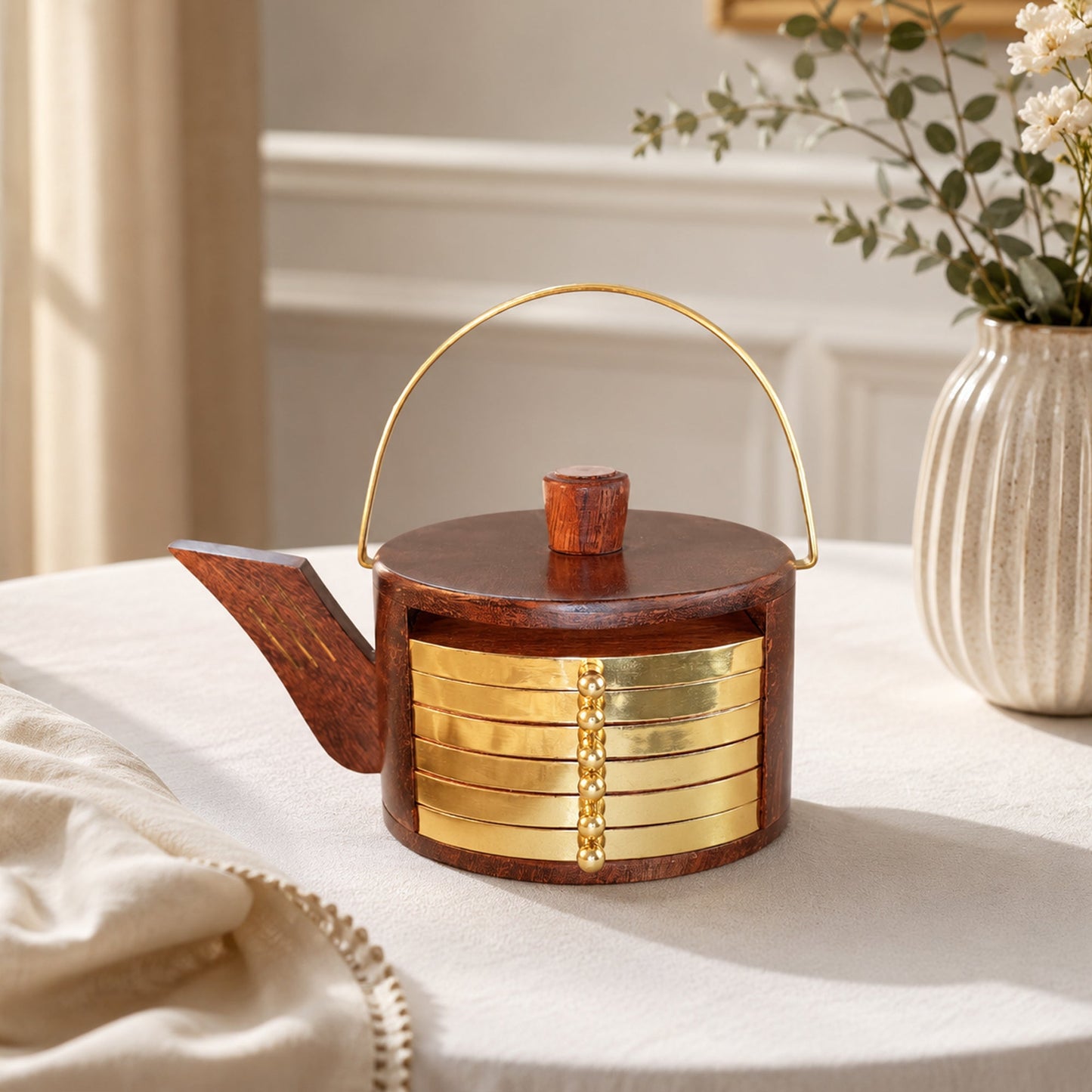 Wooden Tea Coaster Set with Kettle-Shaped Holder – Sheesham Wood & Brass Coasters for Tea Cups, Coffee & Glasses, Handcrafted Table Decor
